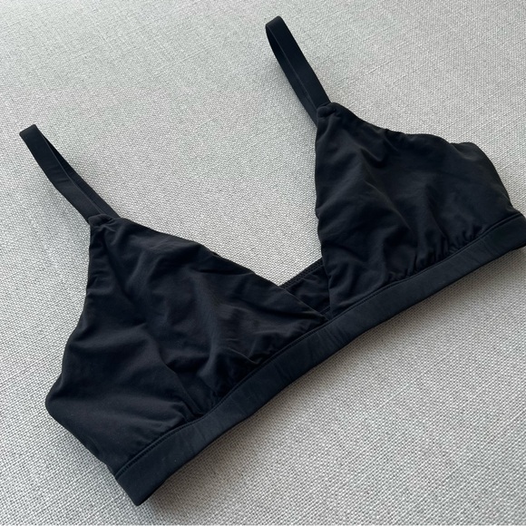 SKIMS Black Fits Everybody Triangle Bralette - Picture 14 of 16